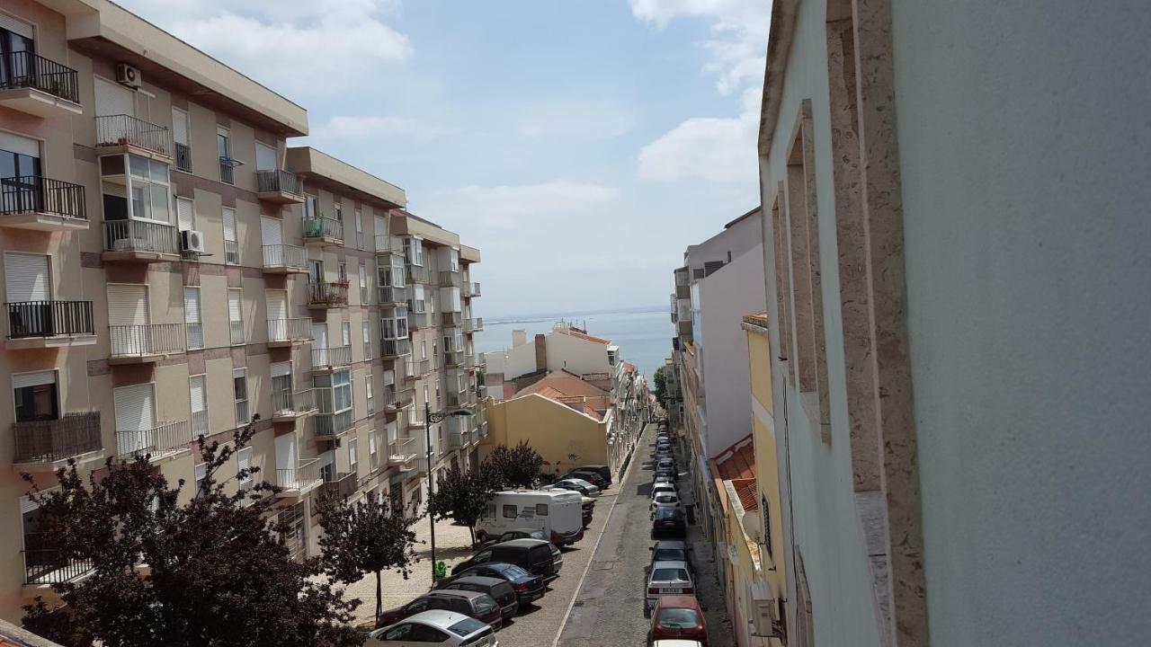 Apartamento Com Vista Para O Tejo Lisbon Exterior photo